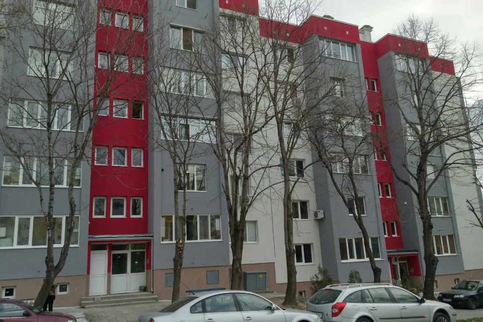Поредният саниран блок в Сливен е вече факт. Той беше обновен по Националната програма за енергийна ефективност на многофамилни жилищни сгради.
Кметът...